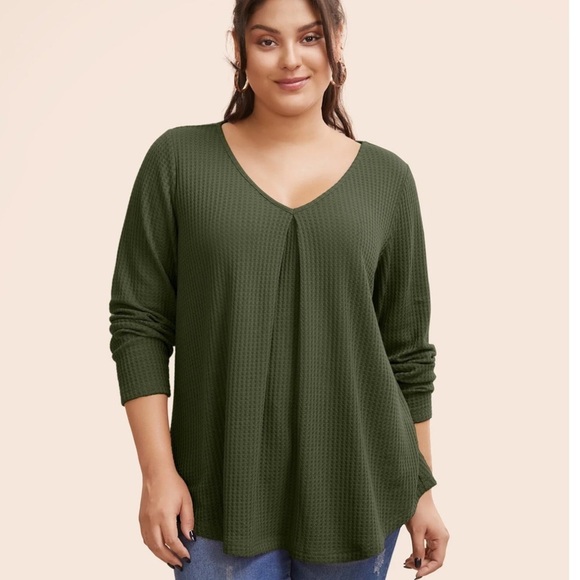 BloomChic Plus Size Plain Waffle Knit Scoop Neck Plicated Detail T-shirt - Picture 1 of 5